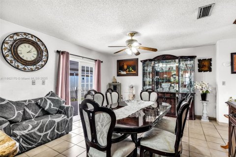 Купить виллу или дом в Майами, Флорида 3 спальни, 141.95м2, № 1957462 - фото 10