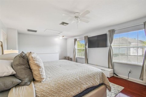 Casa en venta en Tampa, Florida, 4 dormitorios, 311.41 m2 № 1853591 - foto 30