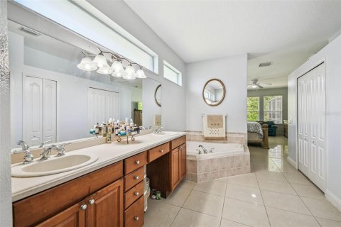 Casa en venta en Tampa, Florida, 4 dormitorios, 311.41 m2 № 1853591 - foto 22