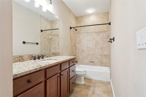 Townhouse in Tampa, Florida 3 bedrooms, 191.84 sq.m. № 1757426 - photo 12