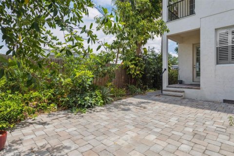 Townhouse in Tampa, Florida 3 bedrooms, 191.84 sq.m. № 1757426 - photo 25