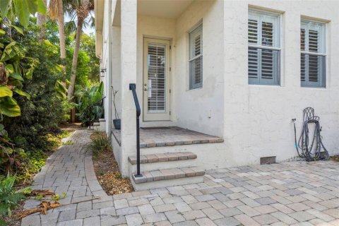 Townhouse in Tampa, Florida 3 bedrooms, 191.84 sq.m. № 1757426 - photo 23