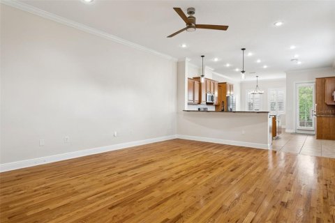 Townhouse in Tampa, Florida 3 bedrooms, 191.84 sq.m. № 1757426 - photo 9