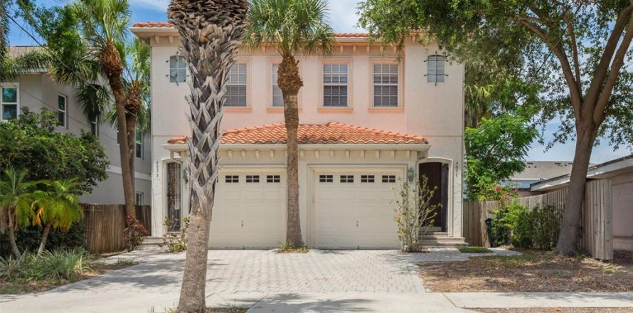 Adosado en Tampa, Florida 3 dormitorios, 191.84 m2 № 1757426