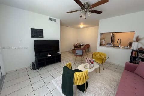 Condominio en venta en Sunrise, Florida, 2 dormitorios, 70.61 m2 № 1790448 - foto 9