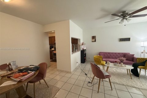 Condominio en venta en Sunrise, Florida, 2 dormitorios, 70.61 m2 № 1790448 - foto 13