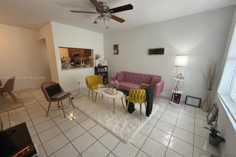 Condominio en venta en Sunrise, Florida, 2 dormitorios, 70.61 m2 № 1790448 - foto 10