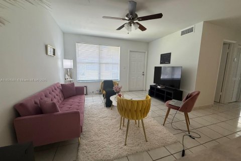 Condominio en venta en Sunrise, Florida, 2 dormitorios, 70.61 m2 № 1790448 - foto 11