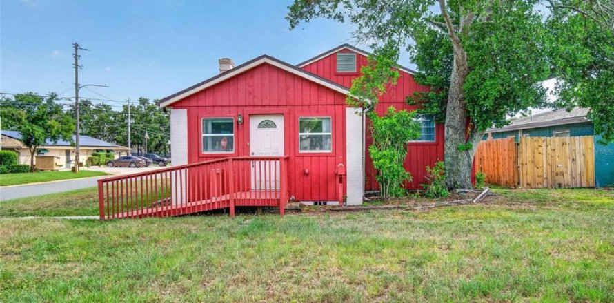 Villa ou maison à Saint Petersburg, Floride 3 chambres, 140 m2 № 2389471