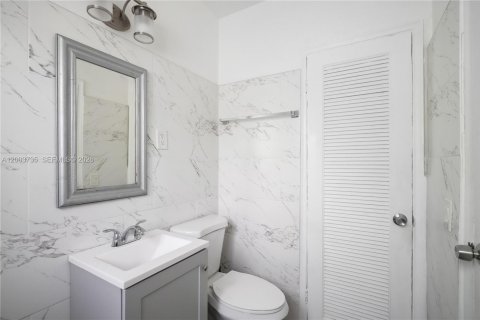 Immobilier commercial à vendre à Miami Beach, Floride: 228.91 m2 № 2252662 - photo 28