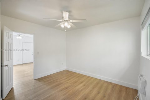 Immobilier commercial à vendre à Miami Beach, Floride: 228.91 m2 № 2252662 - photo 13