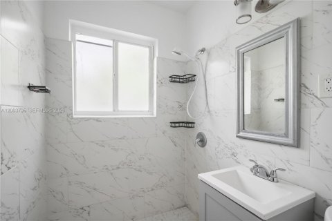 Immobilier commercial à vendre à Miami Beach, Floride: 228.91 m2 № 2252662 - photo 27