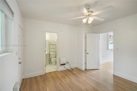 Immobilier commercial à vendre à Miami Beach, Floride: 228.91 m2 № 2252662 - photo 14
