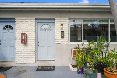 Immobilier commercial à vendre à Miami Beach, Floride: 228.91 m2 № 2252662 - photo 4