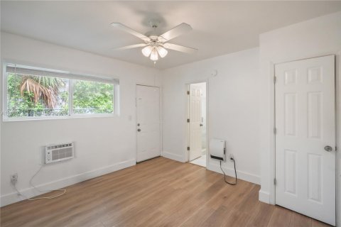 Immobilier commercial à vendre à Miami Beach, Floride: 228.91 m2 № 2252662 - photo 15