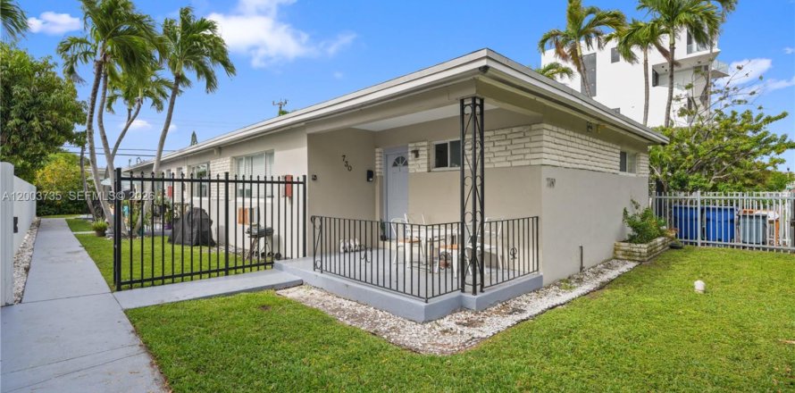 Immobilier commercial à Miami Beach, Floride 228.91 m2 № 2252662