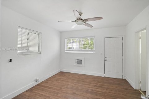 Immobilier commercial à vendre à Miami Beach, Floride: 228.91 m2 № 2252662 - photo 23