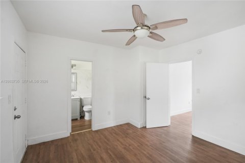 Immobilier commercial à vendre à Miami Beach, Floride: 228.91 m2 № 2252662 - photo 24