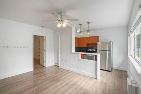 Immobilier commercial à vendre à Miami Beach, Floride: 228.91 m2 № 2252662 - photo 7