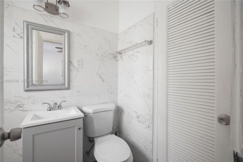 Immobilier commercial à vendre à Miami Beach, Floride: 228.91 m2 № 2252662 - photo 26