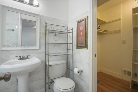 Immobilier commercial à vendre à Miami Beach, Floride: 228.91 m2 № 2252662 - photo 16