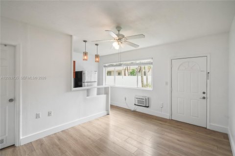 Immobilier commercial à vendre à Miami Beach, Floride: 228.91 m2 № 2252662 - photo 10
