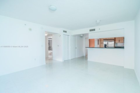 Купить кондоминиум в Майами, Флорида 1 спальня, 70.33м2, № 1954050 - фото 4