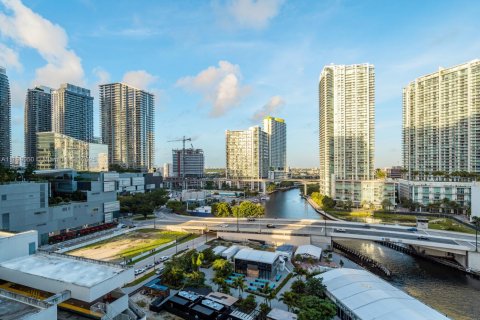 Купить кондоминиум в Майами, Флорида 1 спальня, 70.33м2, № 1954050 - фото 9