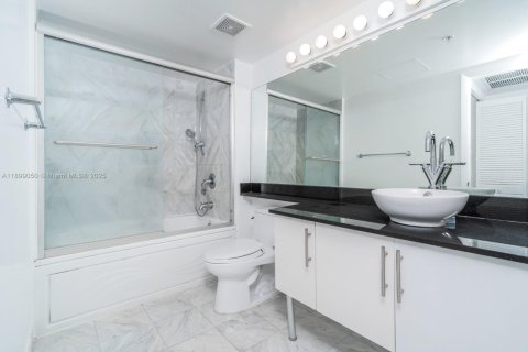 Купить кондоминиум в Майами, Флорида 1 спальня, 70.33м2, № 1954050 - фото 7