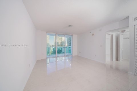 Купить кондоминиум в Майами, Флорида 1 спальня, 70.33м2, № 1954050 - фото 3