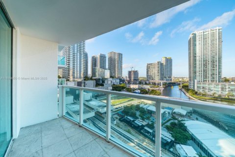 Купить кондоминиум в Майами, Флорида 1 спальня, 70.33м2, № 1954050 - фото 2