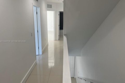 Townhouse in Hollywood, Florida 3 bedrooms, 171.87 sq.m. № 2002915 - photo 8