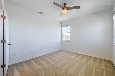 House in Winter Garden, Florida 5 bedrooms, 317.17 sq.m. № 2410158 - photo 23