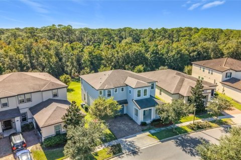 House in Winter Garden, Florida 5 bedrooms, 317.17 sq.m. № 2410158 - photo 4