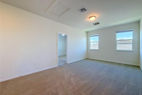 House in Winter Garden, Florida 5 bedrooms, 317.17 sq.m. № 2410158 - photo 21