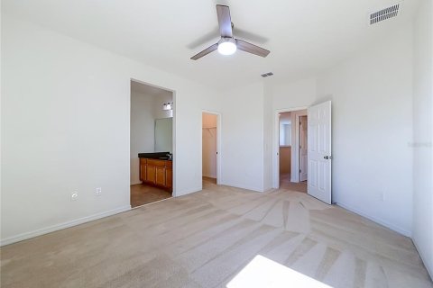 House in Winter Garden, Florida 5 bedrooms, 317.17 sq.m. № 2410158 - photo 30