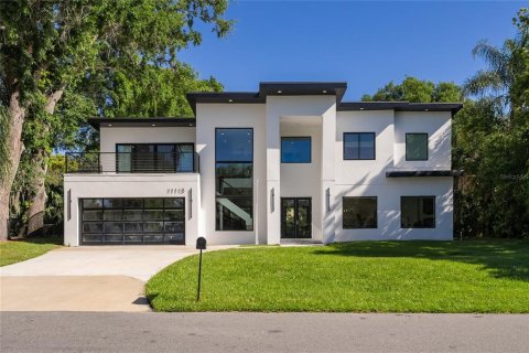 House in Windermere, Florida 5 bedrooms, 380.34 sq.m. № 2308369