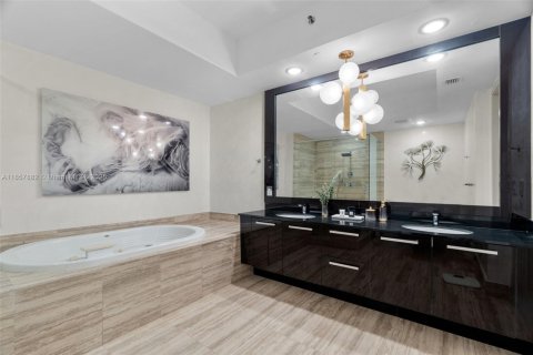 Copropriété à louer à Sunny Isles Beach, Floride: 3 chambres, 195.65 m2 № 2154654 - photo 13
