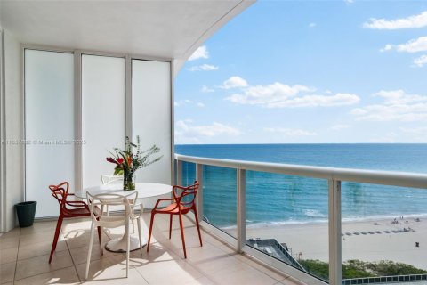 Condo à Sunny Isles Beach, Floride, 3 chambres  № 2154654