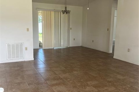 Casa en alquiler en Mount Dora, Florida, 2 dormitorios, 102.75 m2 № 1835346 - foto 2