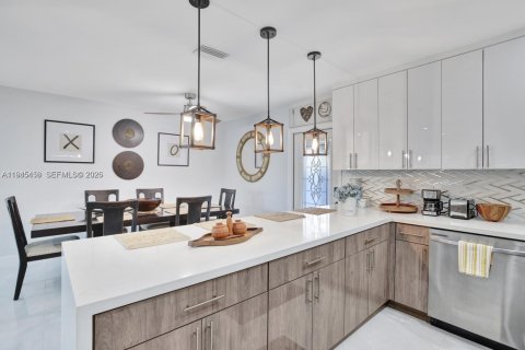 Villa ou maison à vendre à Fort Lauderdale, Floride: 4 chambres, 156.73 m2 № 2001835 - photo 3