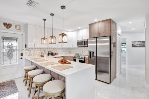 Villa ou maison à vendre à Fort Lauderdale, Floride: 4 chambres, 156.73 m2 № 2001835 - photo 2