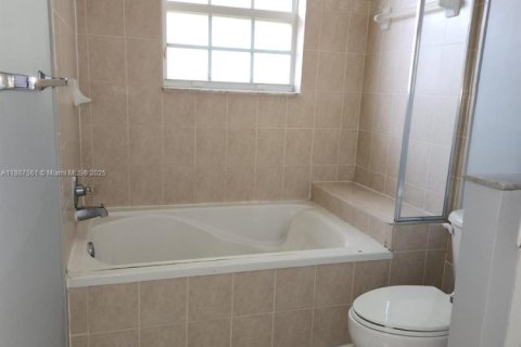 Купить таунхаус в Санрайз, Флорида 4 спальни, 171.68м2, № 1940891 - фото 19