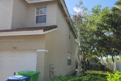 Купить таунхаус в Санрайз, Флорида 4 спальни, 171.68м2, № 1940891 - фото 2