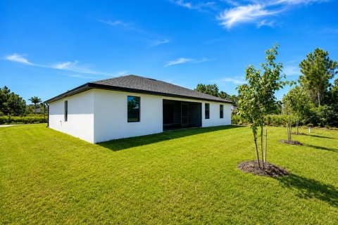 House in Port Charlotte, Florida 4 bedrooms, 169.92 sq.m. № 2233815 - photo 4