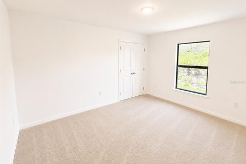 House in Port Charlotte, Florida 4 bedrooms, 169.92 sq.m. № 2233815 - photo 12