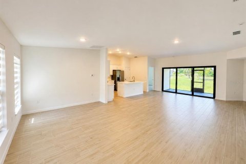 House in Port Charlotte, Florida 4 bedrooms, 169.92 sq.m. № 2233815 - photo 9