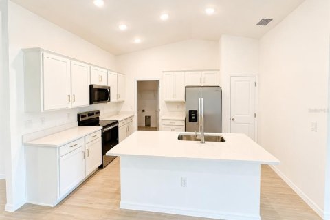 House in Port Charlotte, Florida 4 bedrooms, 169.92 sq.m. № 2233815 - photo 10