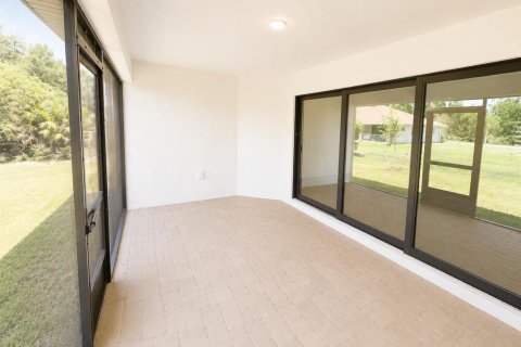 House in Port Charlotte, Florida 4 bedrooms, 169.92 sq.m. № 2233815 - photo 28