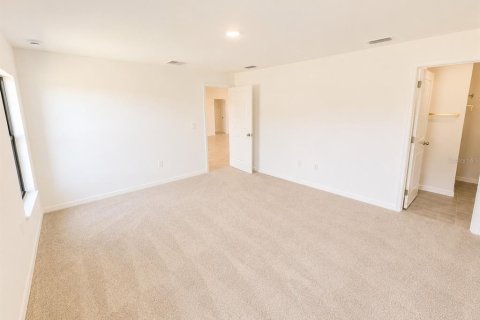 House in Port Charlotte, Florida 4 bedrooms, 169.92 sq.m. № 2233815 - photo 20